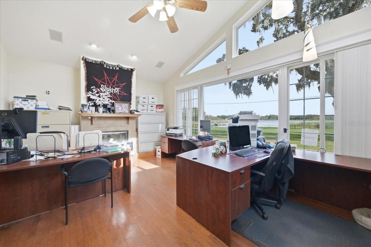 Listing photo id 55 for 505 Lakeside Drive