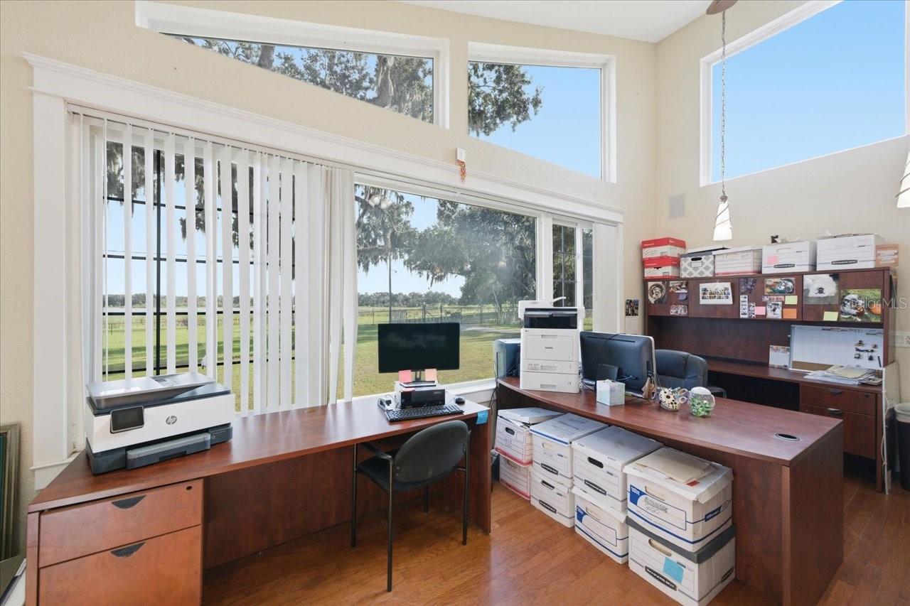 Listing photo id 56 for 505 Lakeside Drive