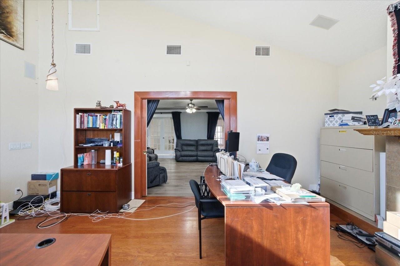 Listing photo id 57 for 505 Lakeside Drive