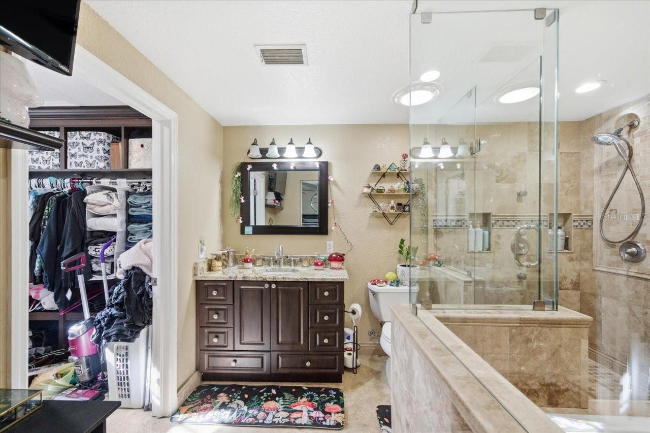 Listing photo id 62 for 505 Lakeside Drive