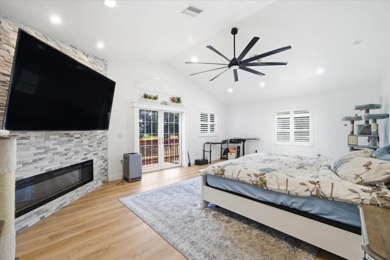 Listing photo id 67 for 505 Lakeside Drive