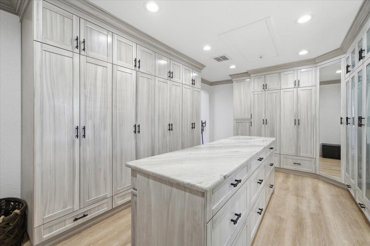 Listing photo id 72 for 505 Lakeside Drive