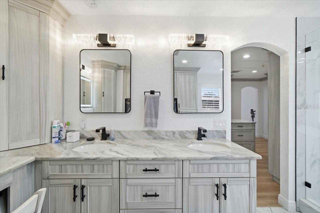 Listing photo id 76 for 505 Lakeside Drive