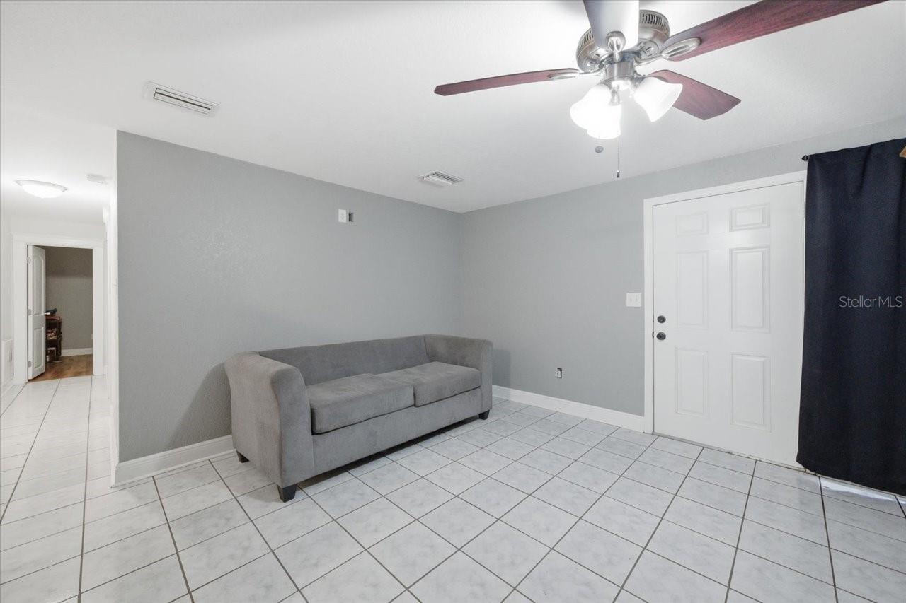 Listing photo id 88 for 505 Lakeside Drive