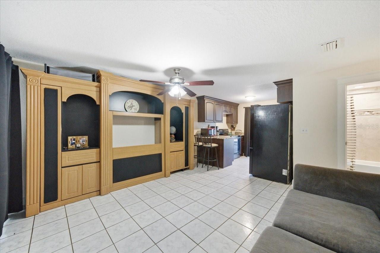 Listing photo id 89 for 505 Lakeside Drive