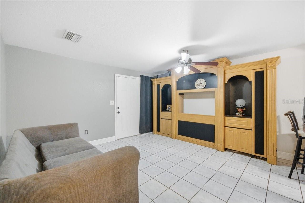 Listing photo id 90 for 505 Lakeside Drive