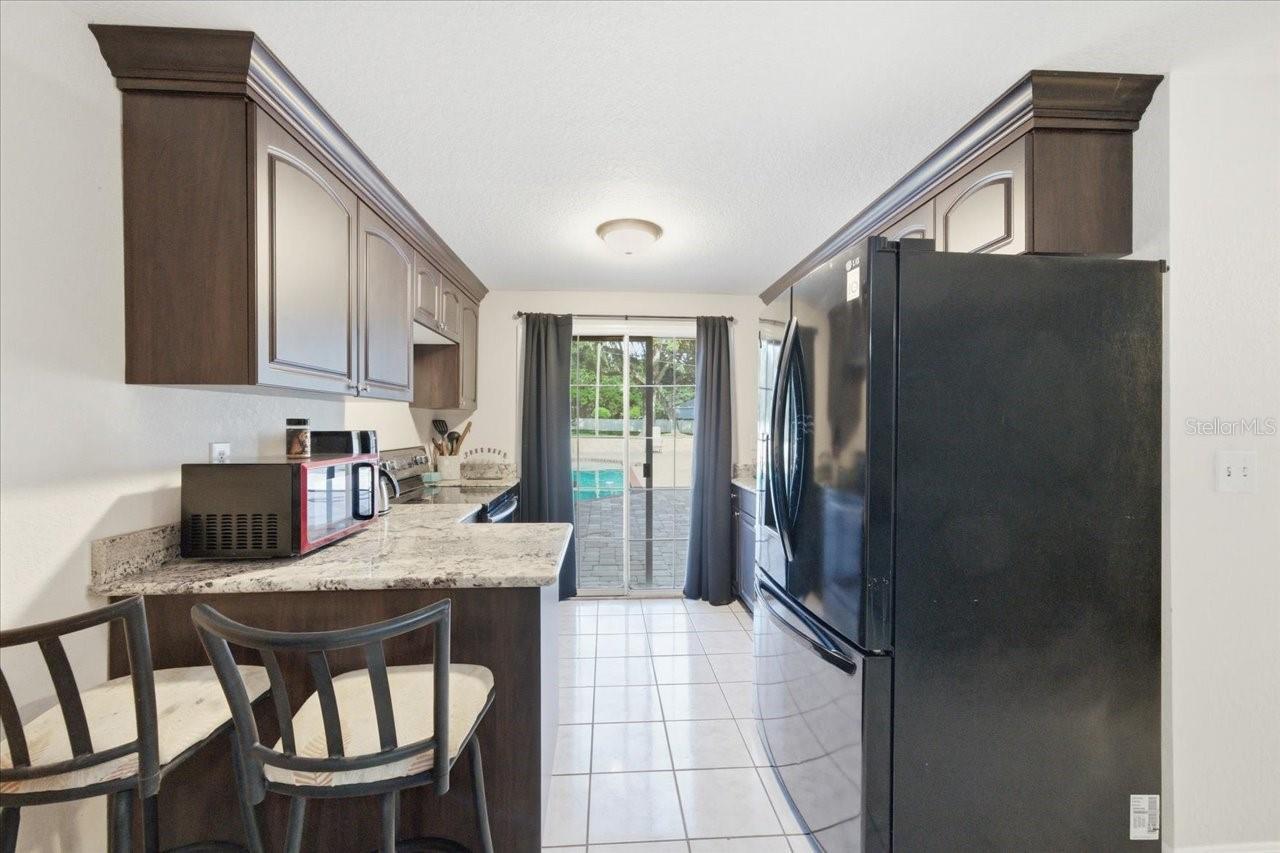 Listing photo id 91 for 505 Lakeside Drive