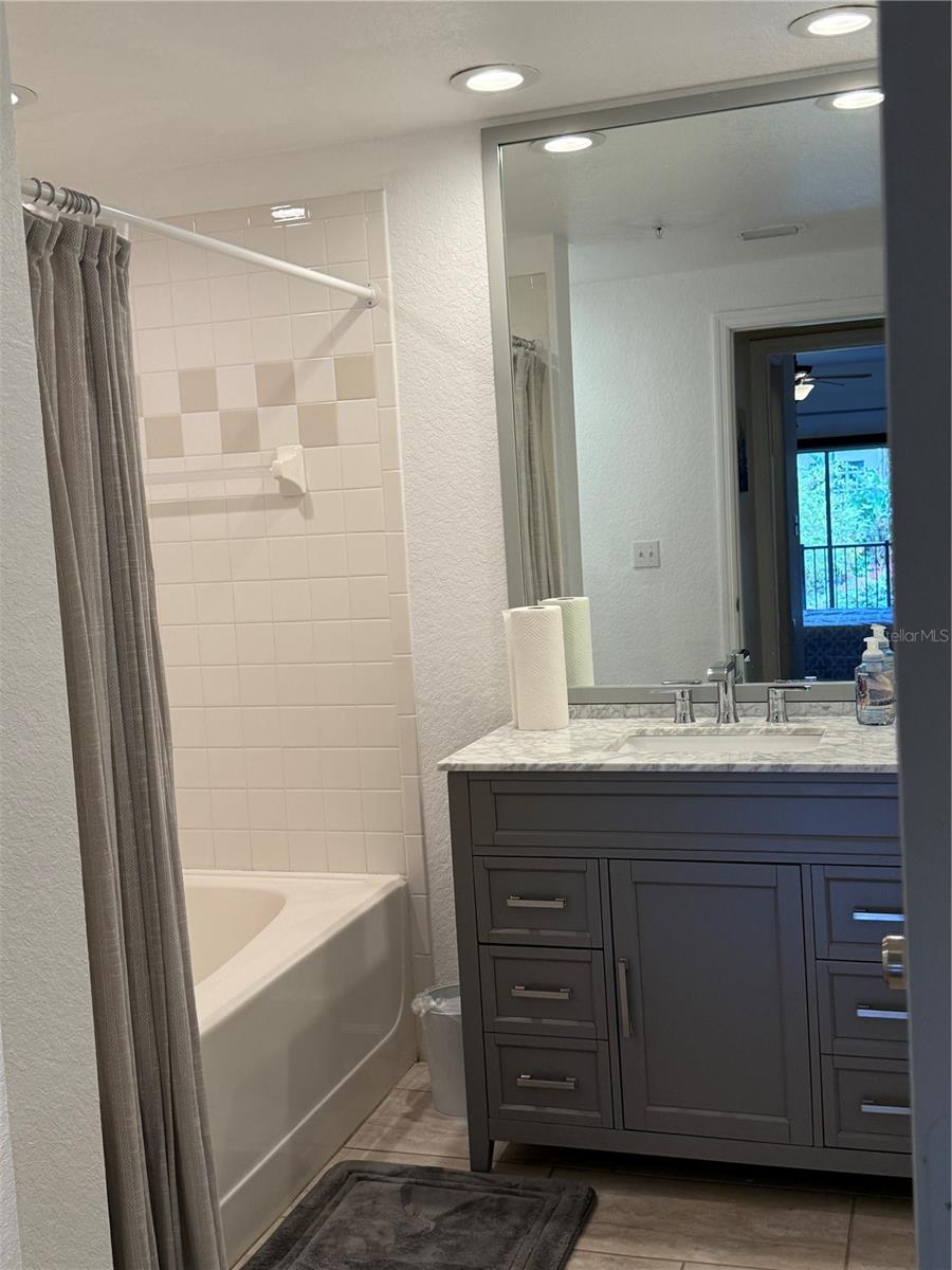 Image 6 of 12 For 402 Armenia Avenue 127