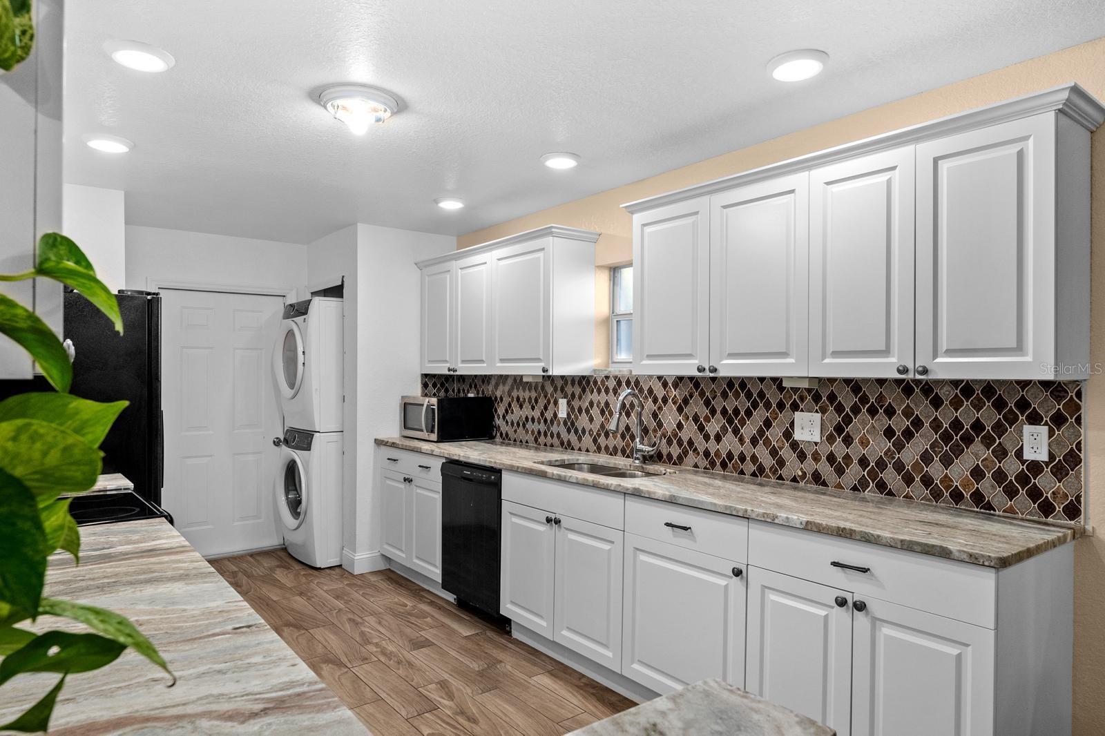 Image 6 of 25 For 2563 13th Avenue S