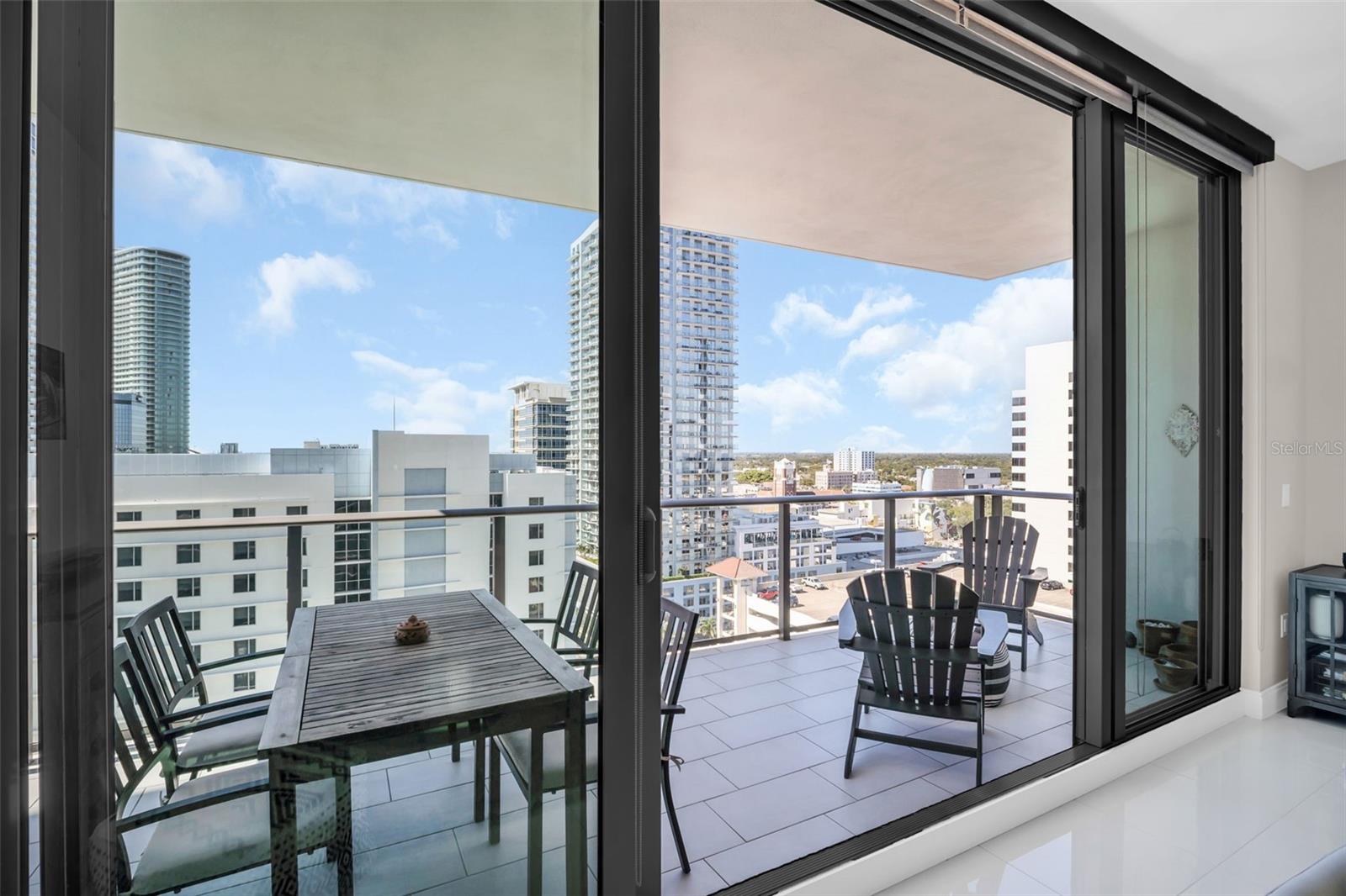 Image 15 of 48 For 100 1st Avenue N 1706