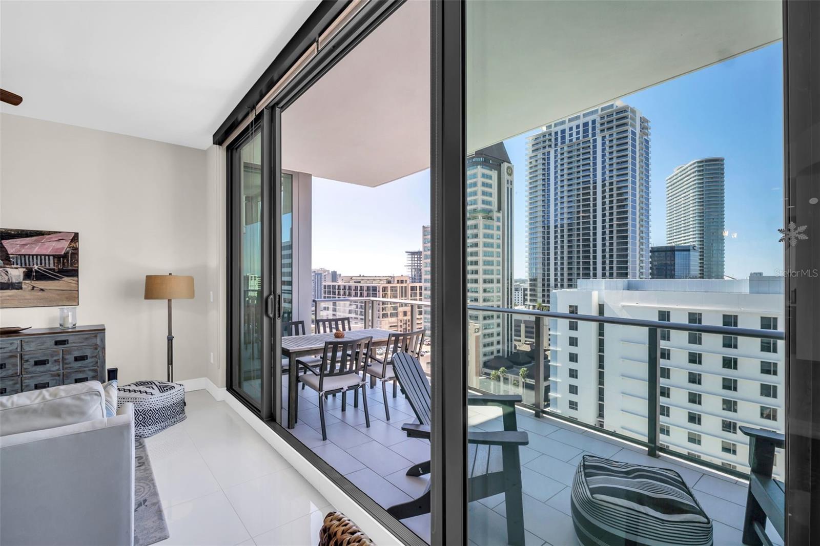 Image 16 of 48 For 100 1st Avenue N 1706