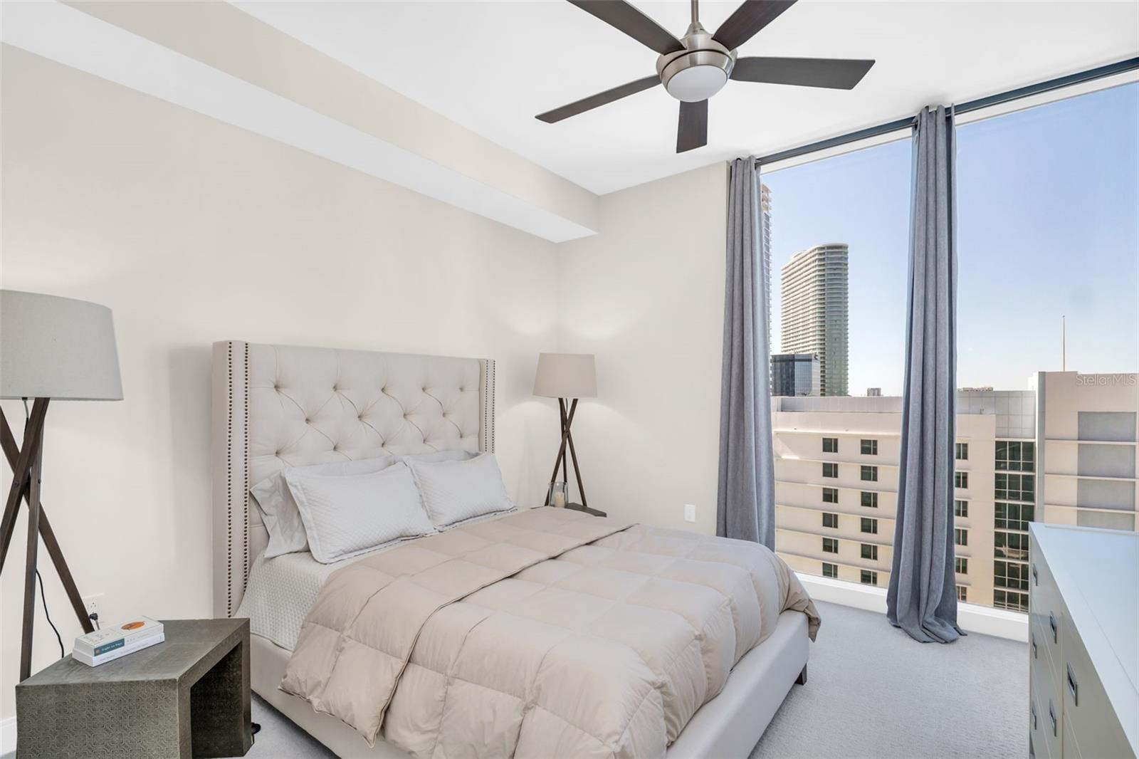 Image 19 of 48 For 100 1st Avenue N 1706