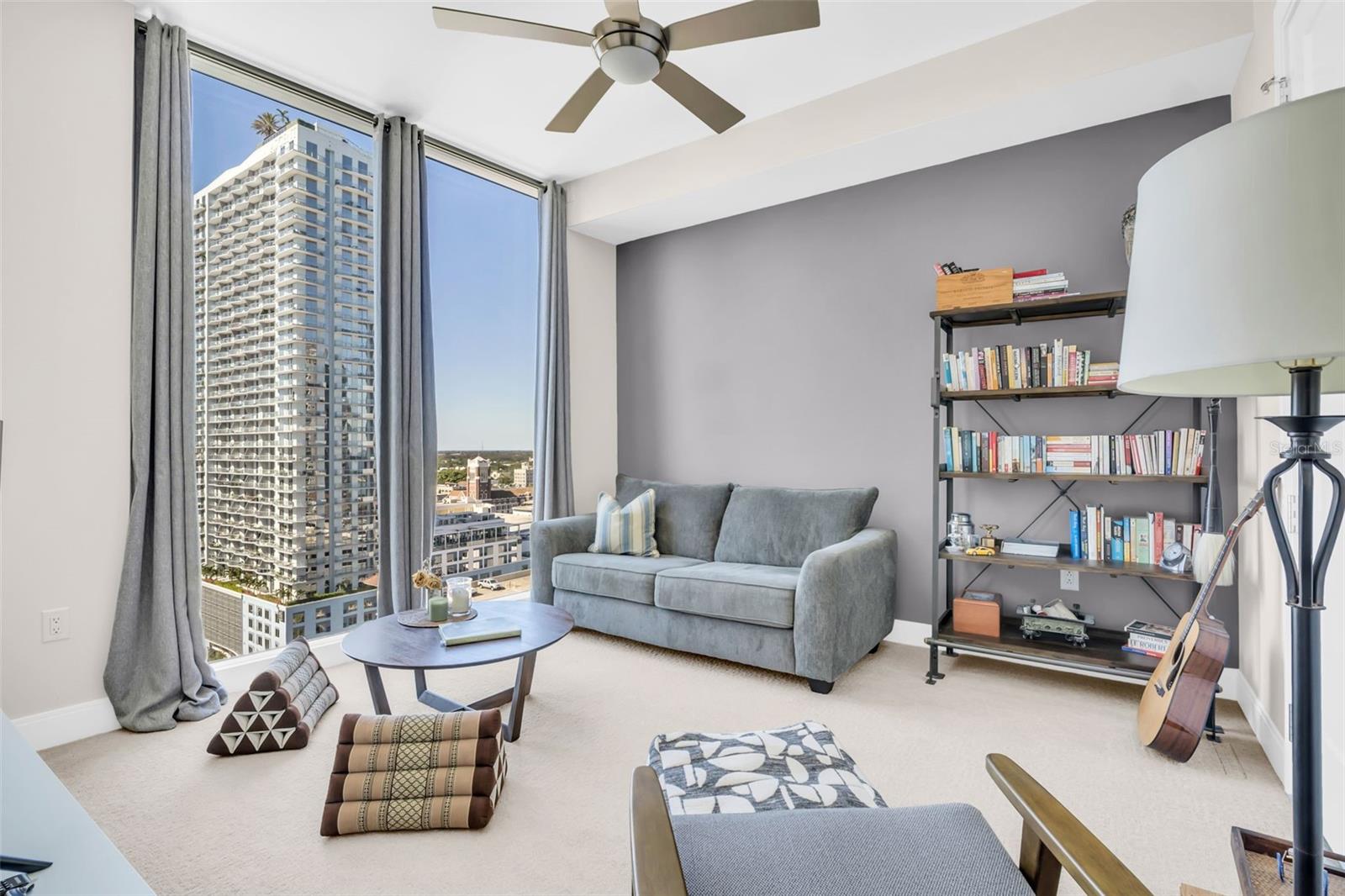 Image 27 of 48 For 100 1st Avenue N 1706