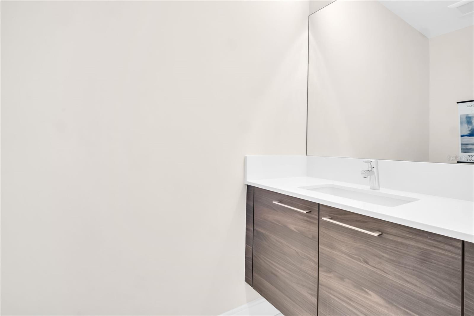 Image 33 of 48 For 100 1st Avenue N 1706