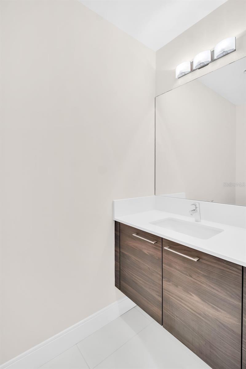 Image 34 of 48 For 100 1st Avenue N 1706