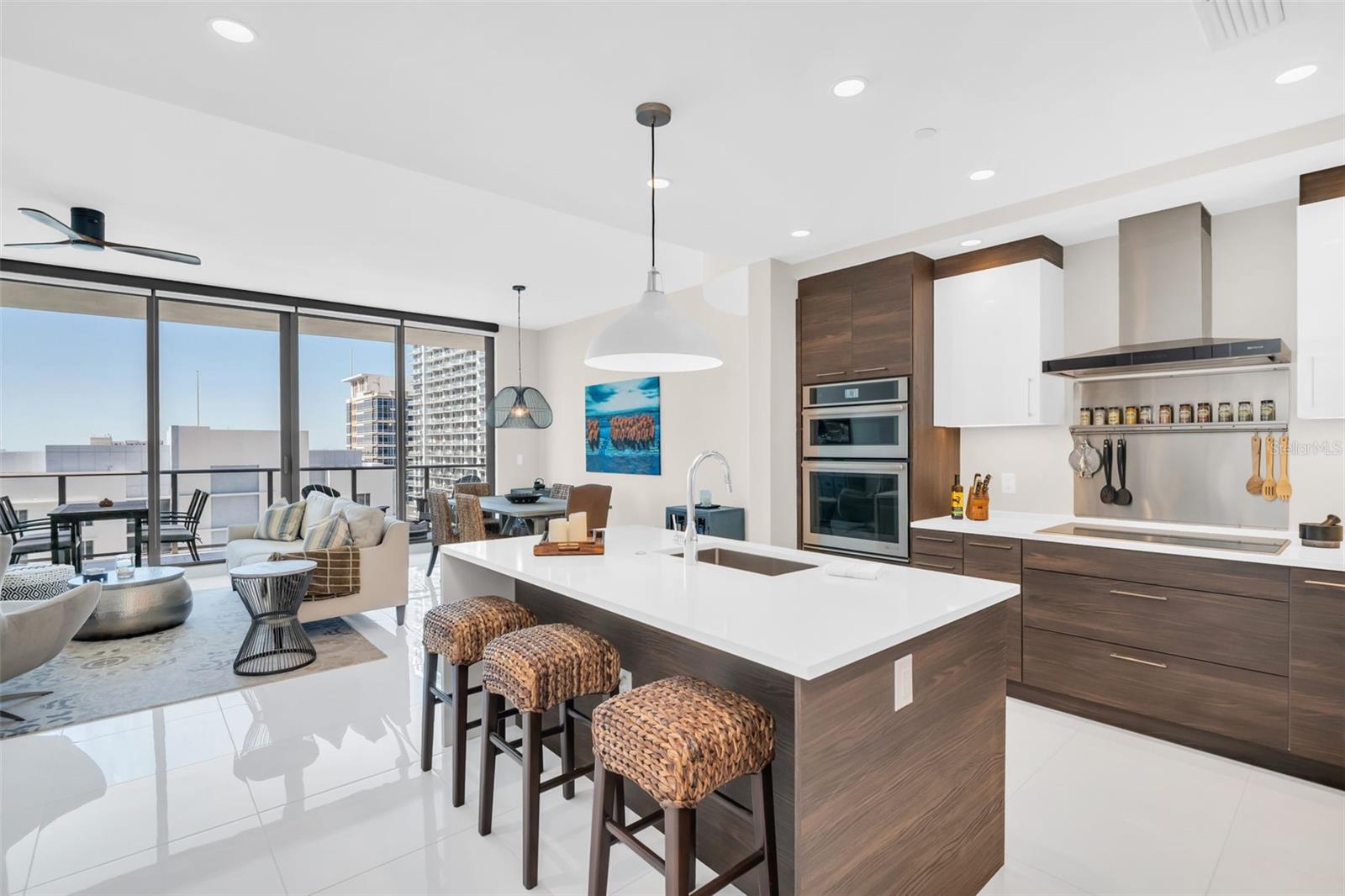 Image 5 of 48 For 100 1st Avenue N 1706