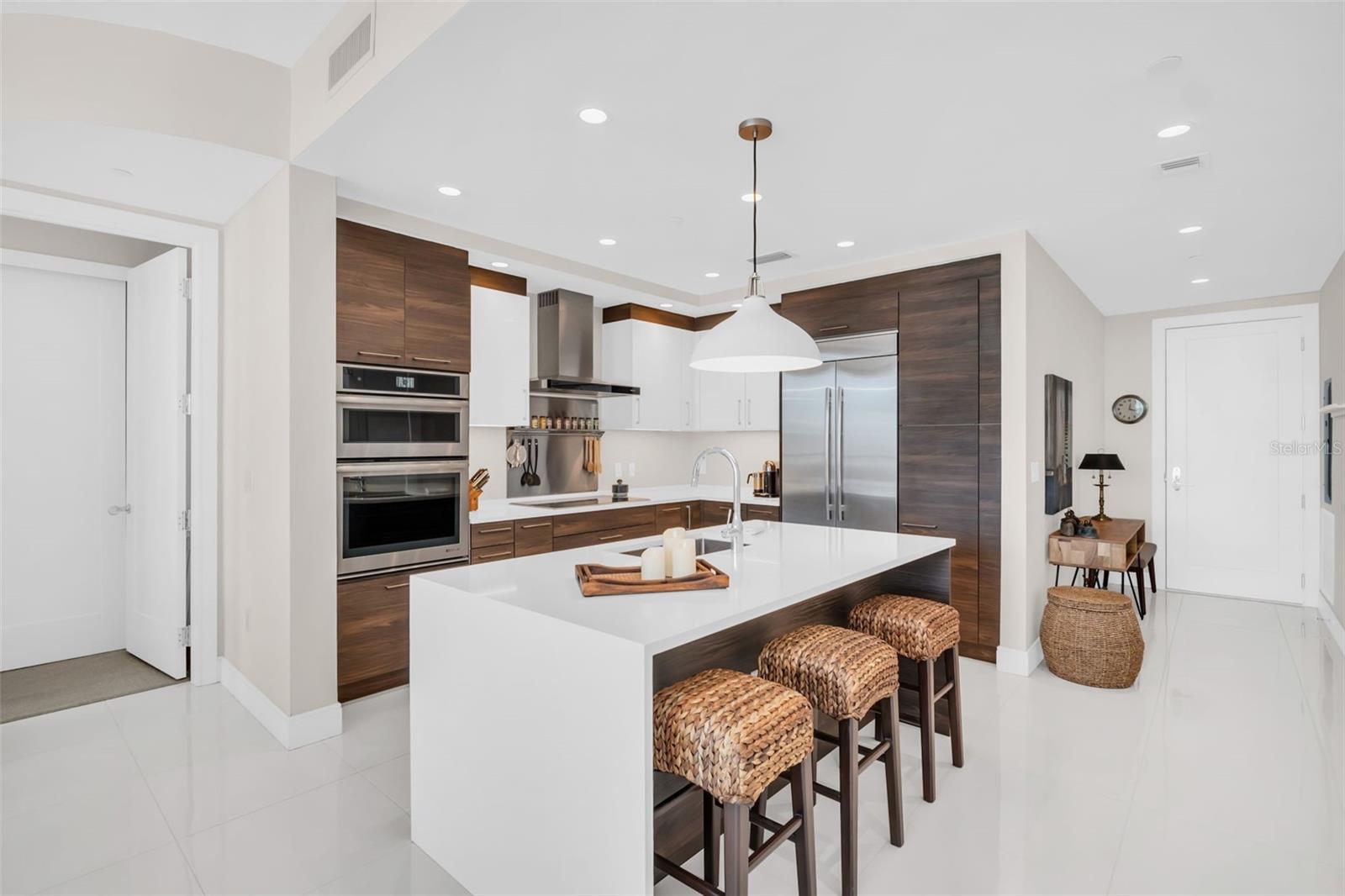 Image 6 of 48 For 100 1st Avenue N 1706