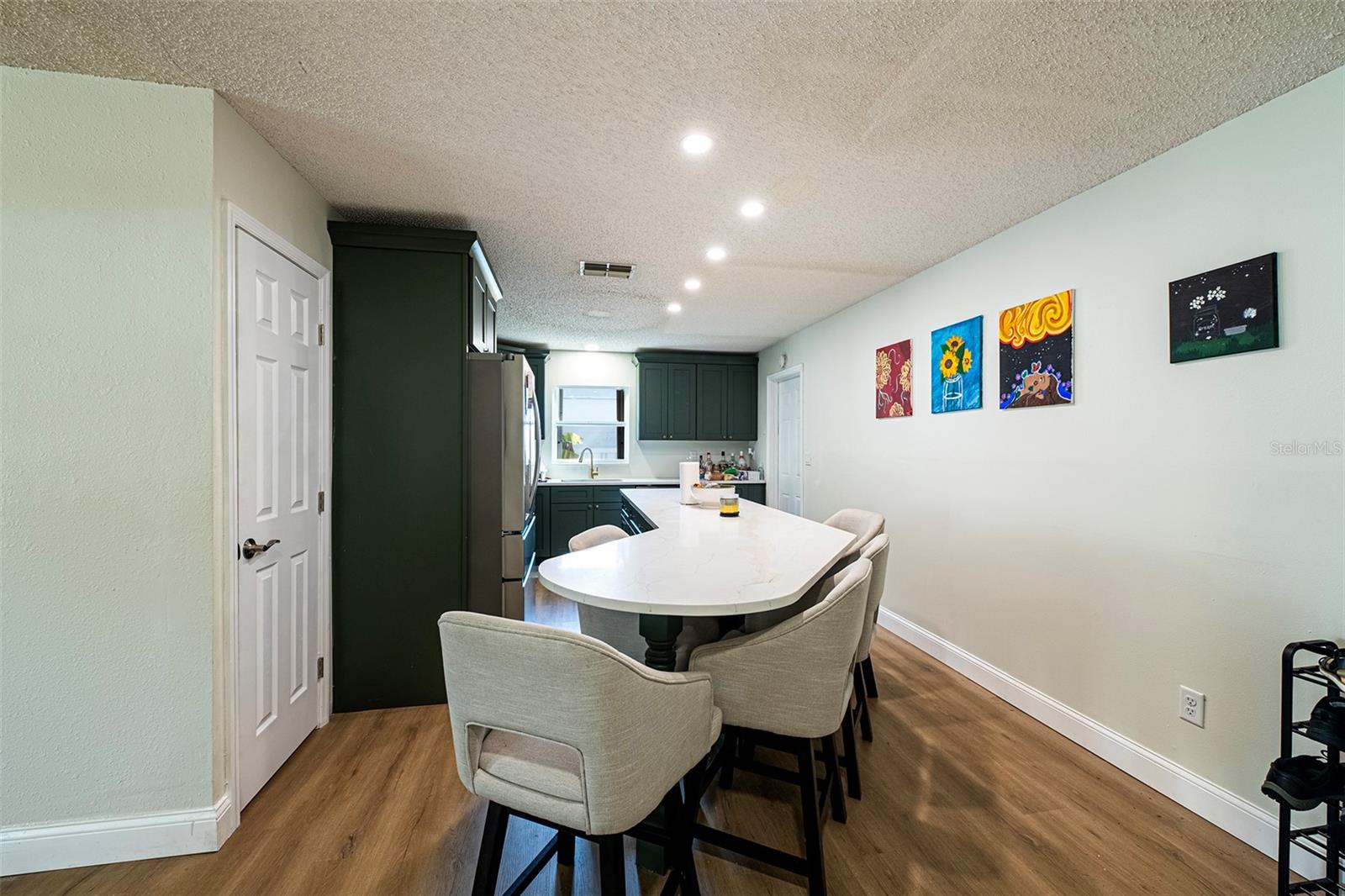 Image 12 of 47 For 6401 Cedarbrook Drive S