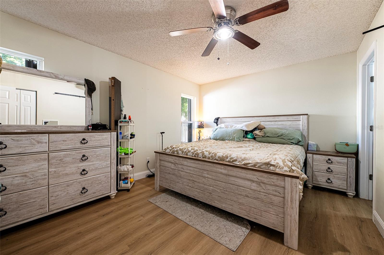 Image 17 of 47 For 6401 Cedarbrook Drive S