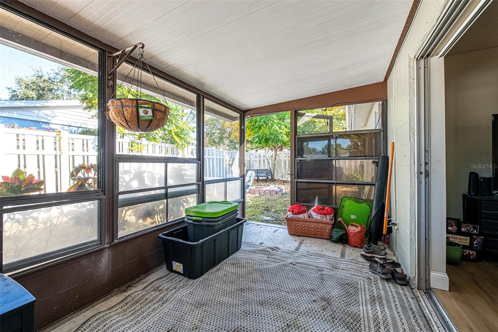 Image 25 of 47 For 6401 Cedarbrook Drive S