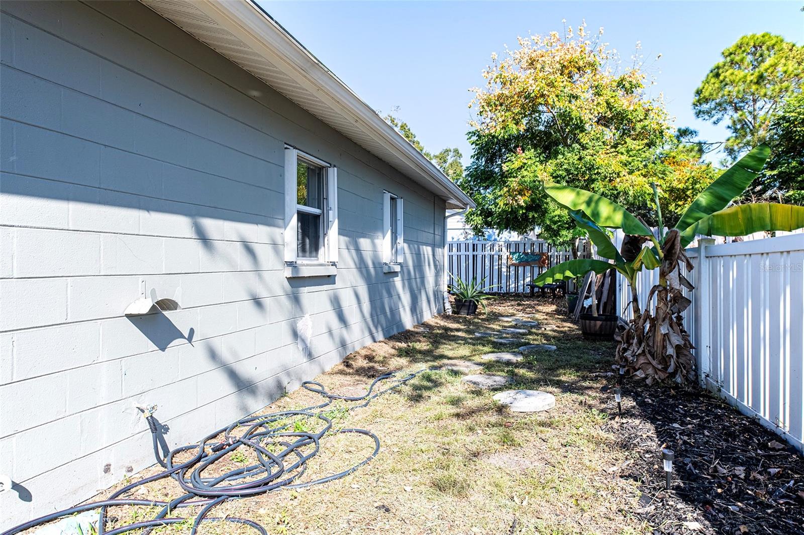 Image 28 of 47 For 6401 Cedarbrook Drive S