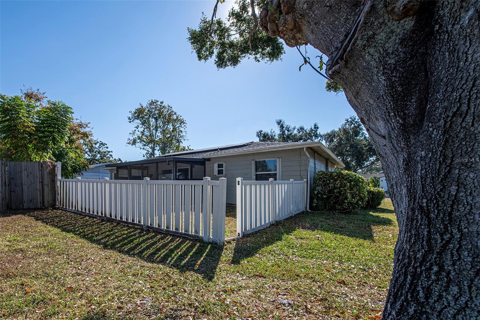 Image 33 of 47 For 6401 Cedarbrook Drive S