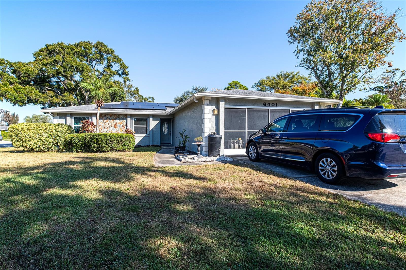 Image 34 of 47 For 6401 Cedarbrook Drive S