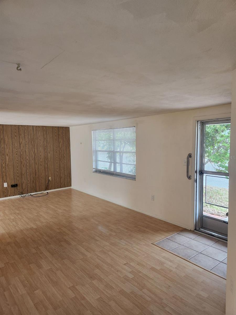 Image 12 of 15 For 5823 Elm Street