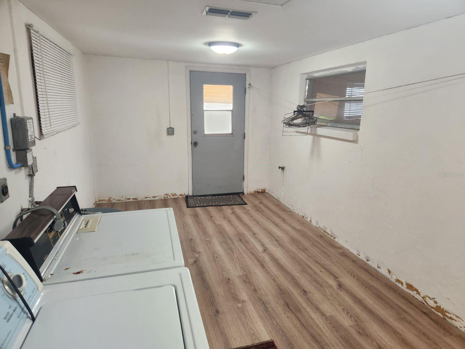 Image 14 of 15 For 5823 Elm Street