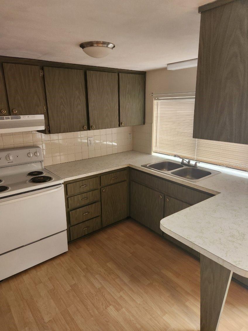 Image 4 of 15 For 5823 Elm Street