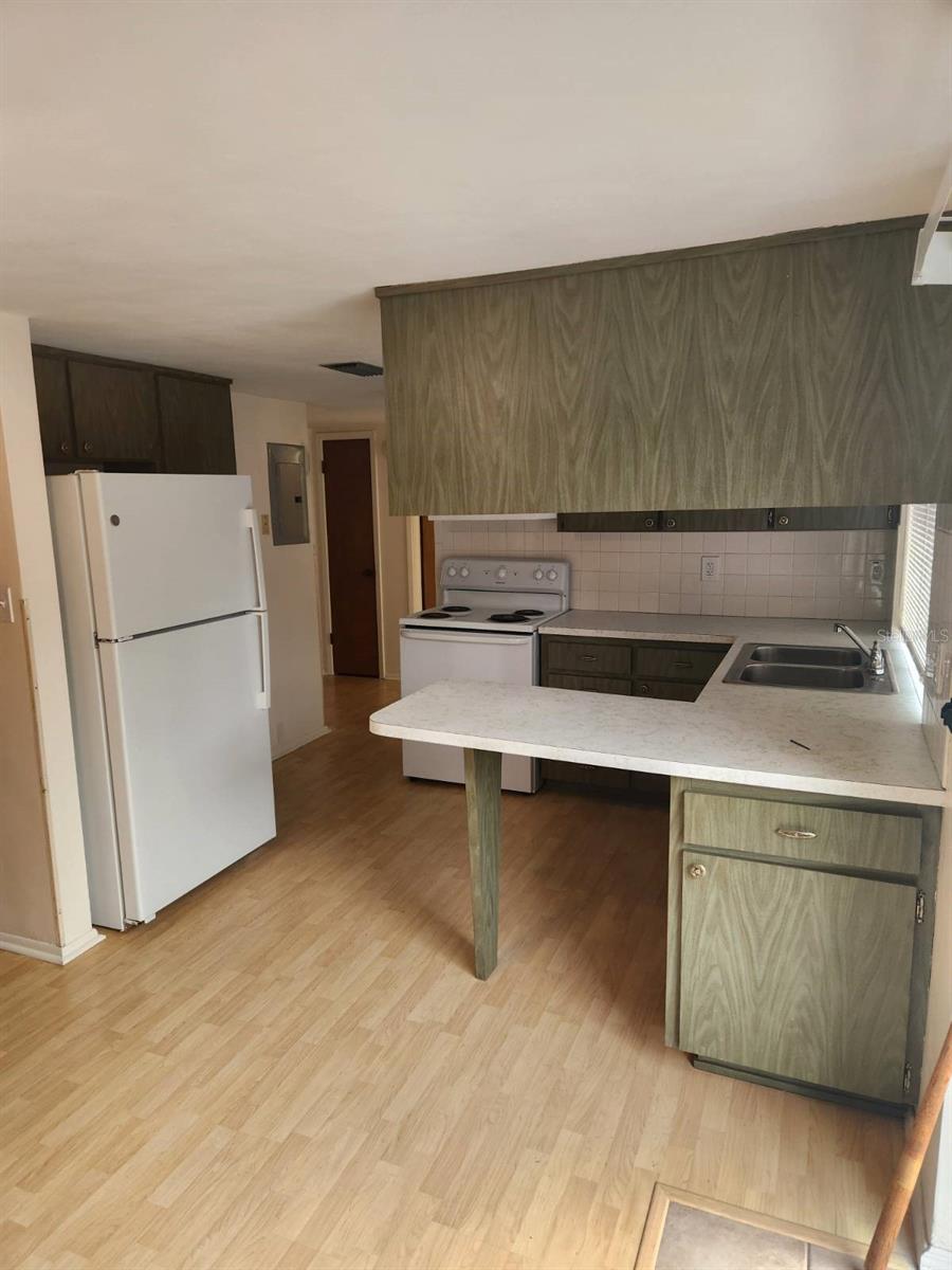 Image 5 of 15 For 5823 Elm Street