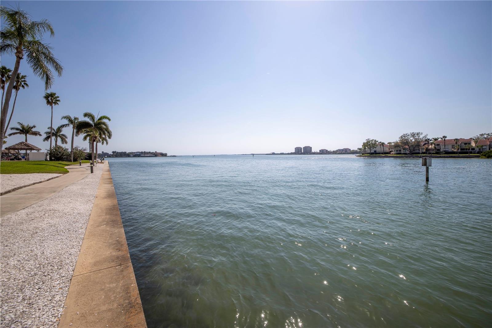 Image 10 of 94 For 5220 Brittany Drive S 904