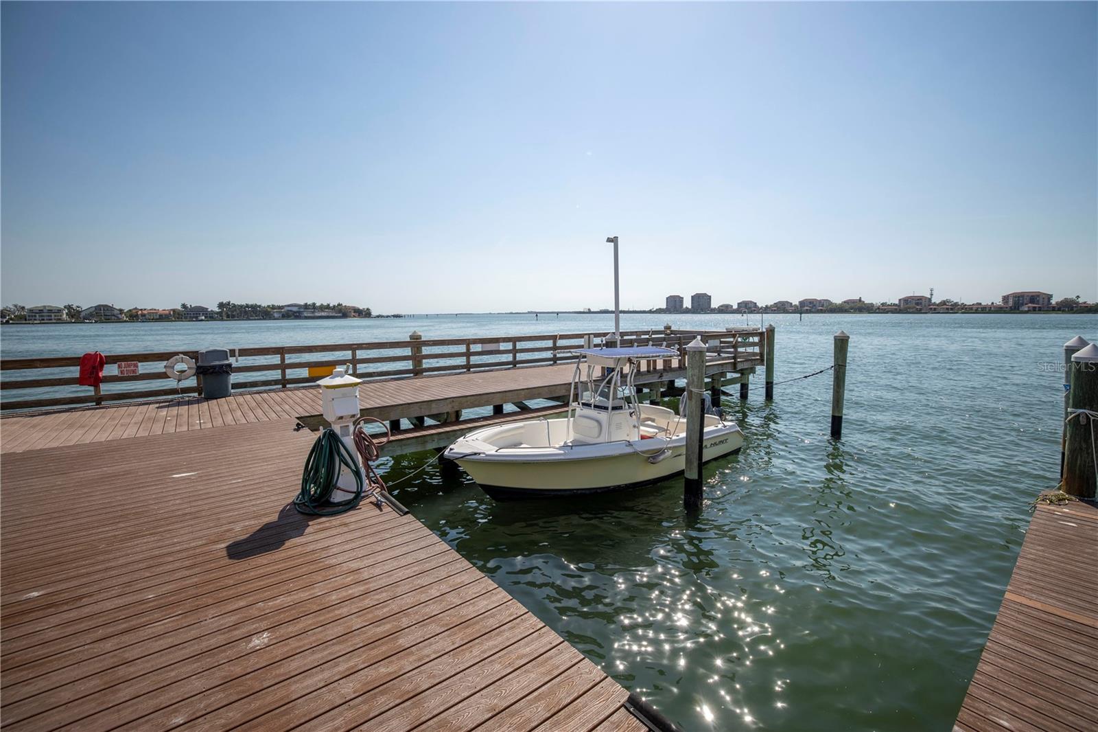 Image 15 of 94 For 5220 Brittany Drive S 904