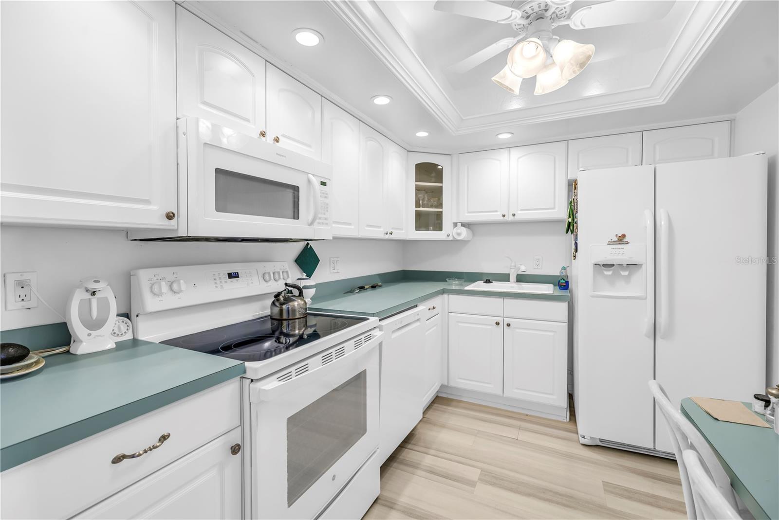 Image 25 of 94 For 5220 Brittany Drive S 904