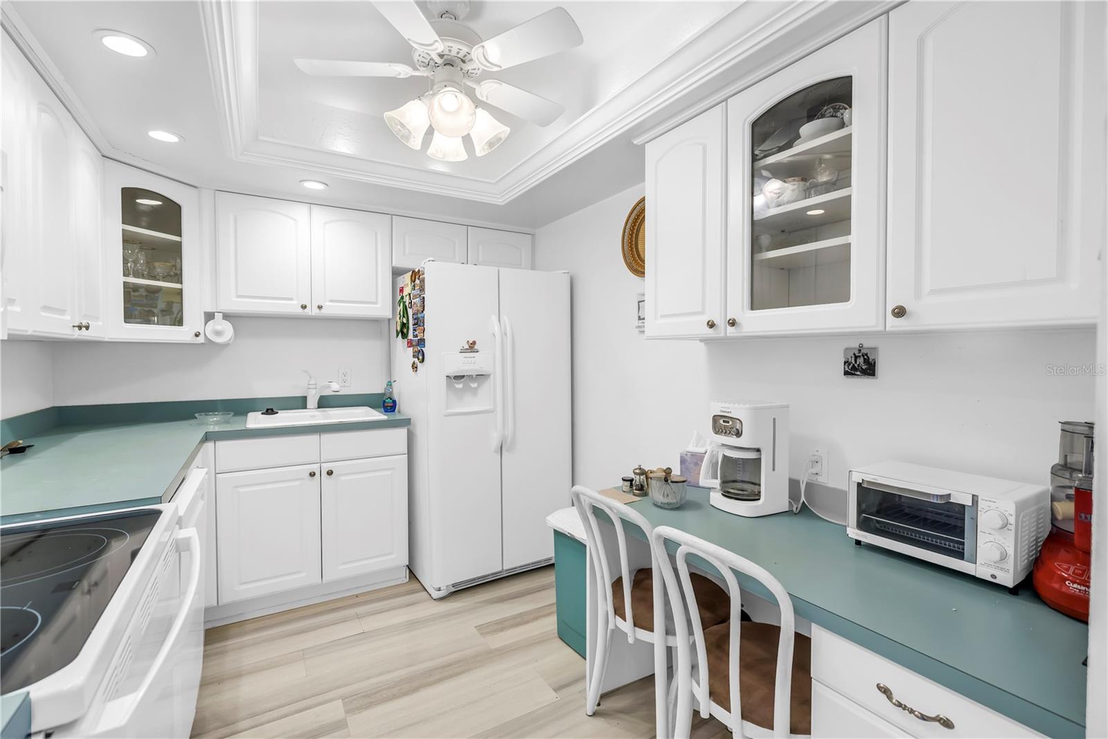 Image 26 of 94 For 5220 Brittany Drive S 904