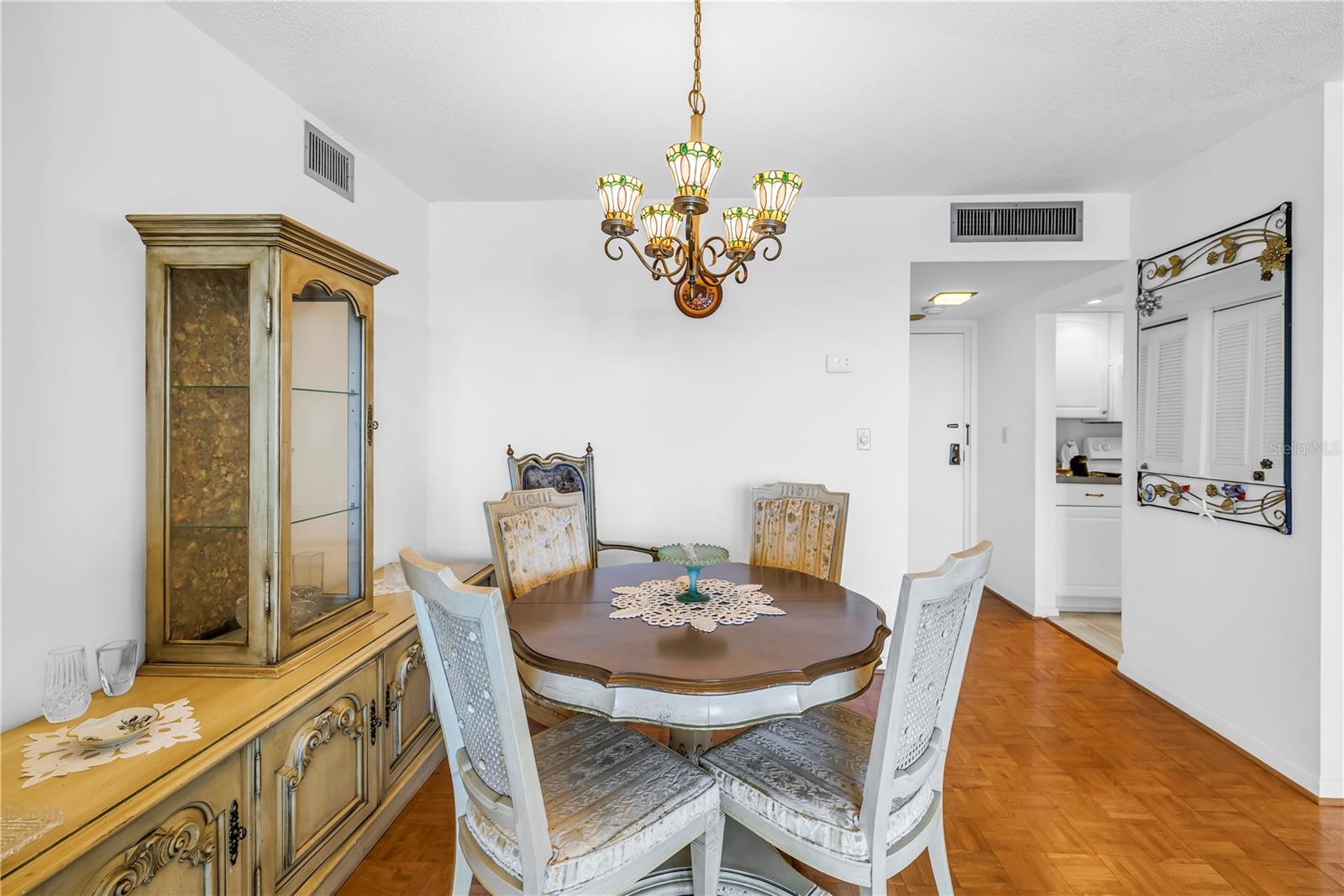 Image 31 of 94 For 5220 Brittany Drive S 904