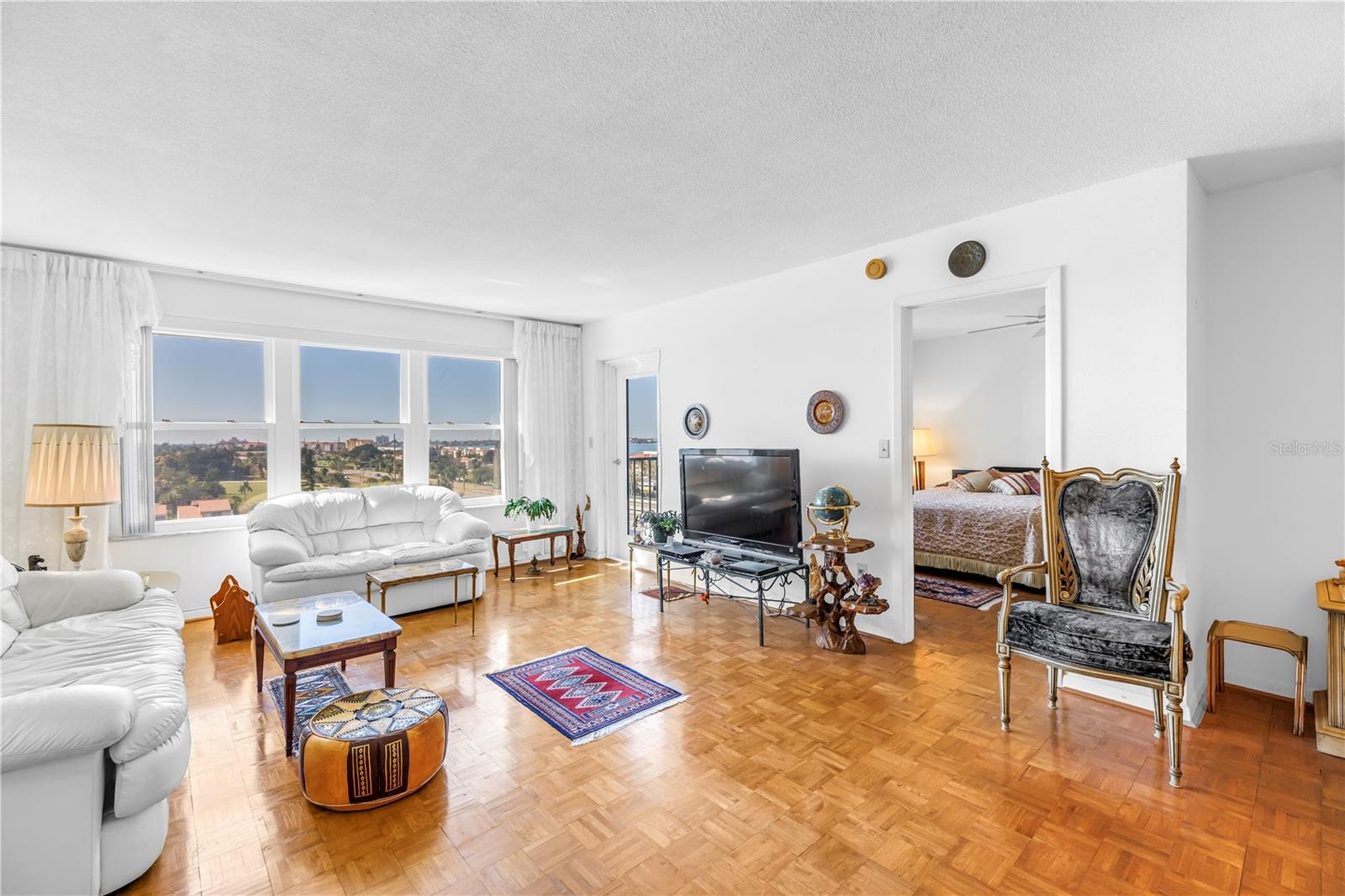 Image 32 of 94 For 5220 Brittany Drive S 904