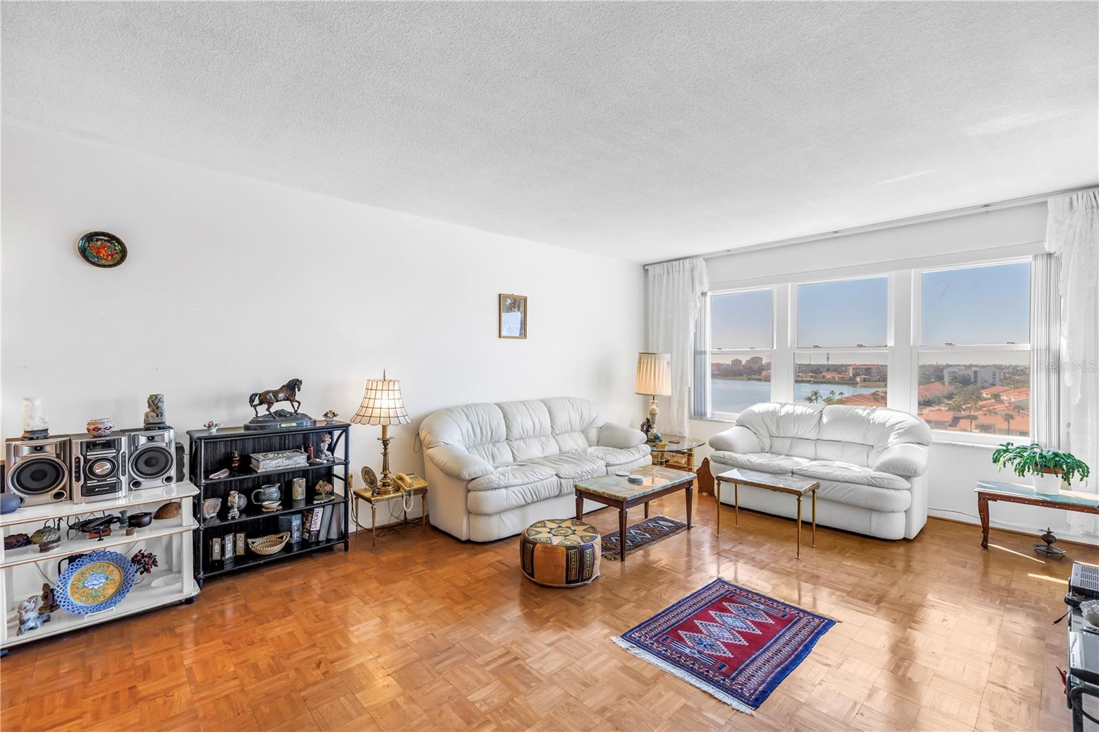 Image 33 of 94 For 5220 Brittany Drive S 904