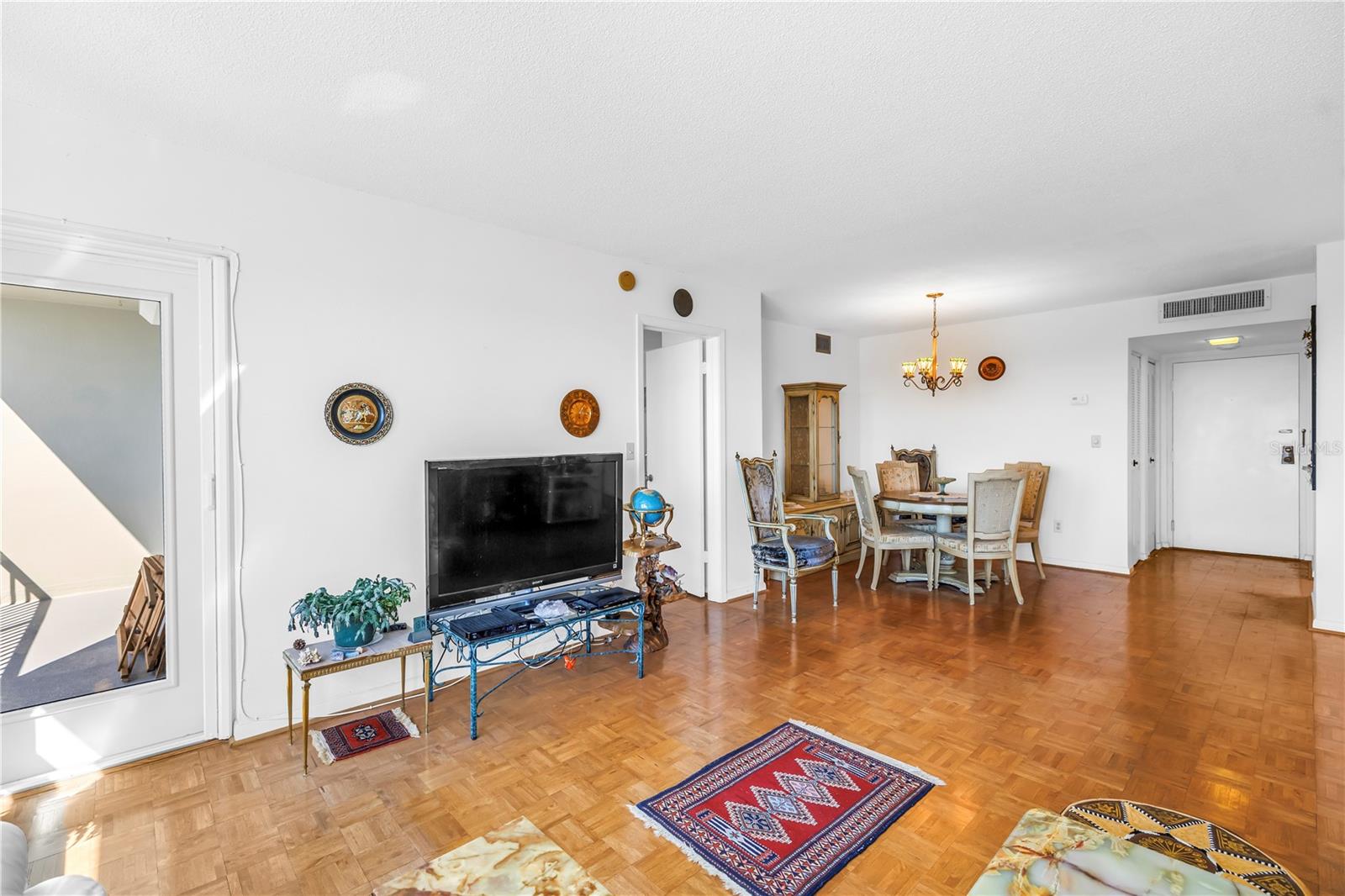 Image 35 of 94 For 5220 Brittany Drive S 904