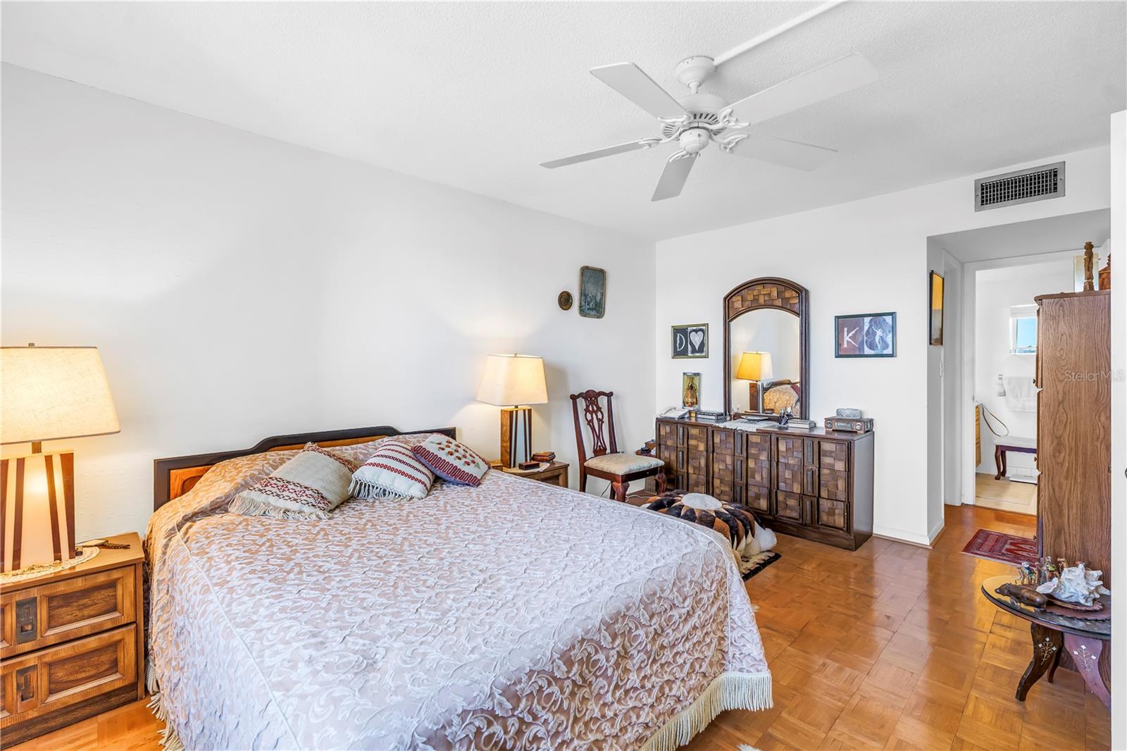 Image 36 of 94 For 5220 Brittany Drive S 904