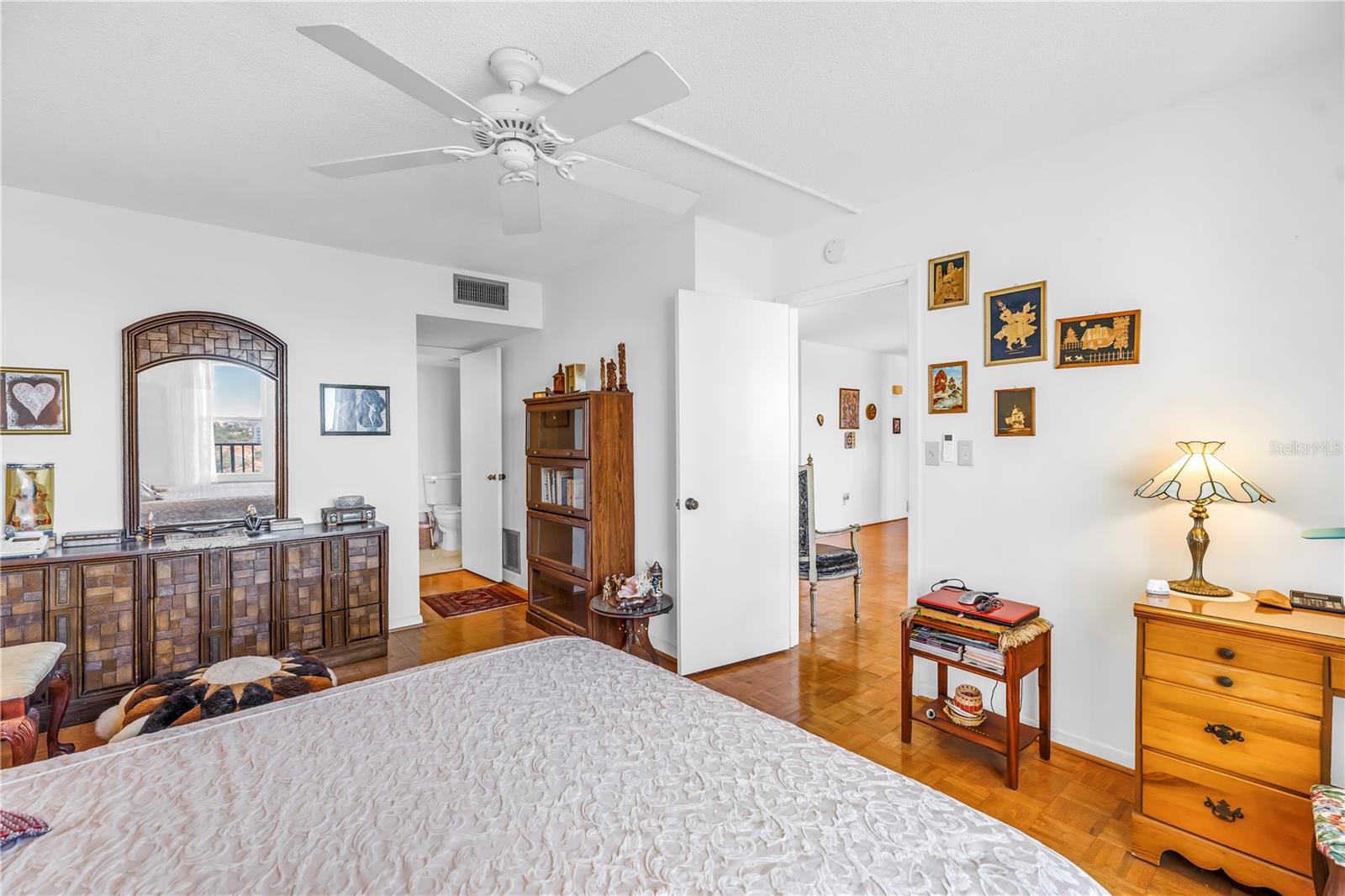 Image 37 of 94 For 5220 Brittany Drive S 904