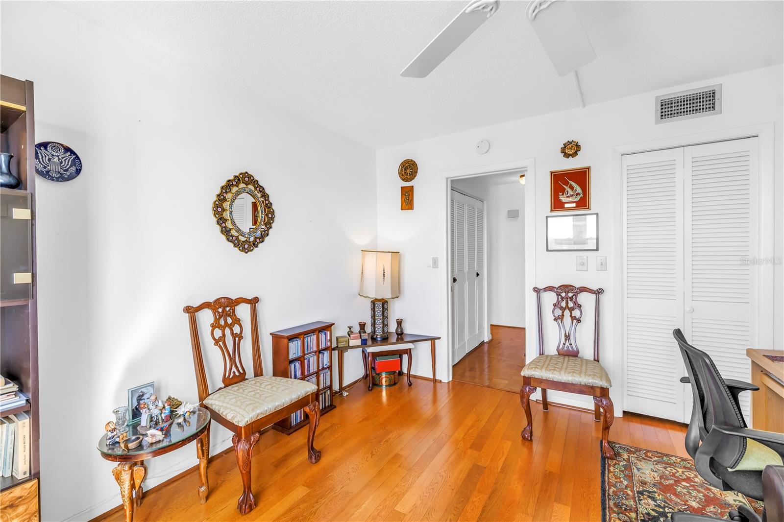 Image 43 of 94 For 5220 Brittany Drive S 904