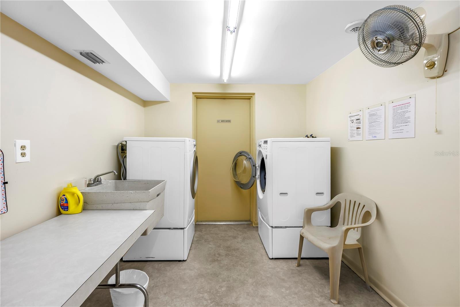 Image 48 of 94 For 5220 Brittany Drive S 904