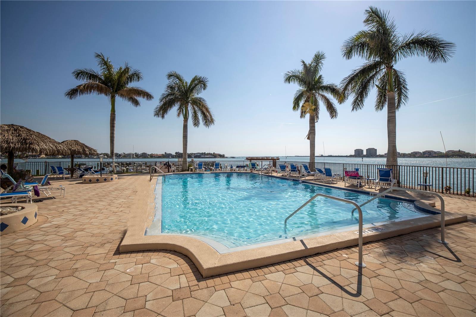 Image 8 of 94 For 5220 Brittany Drive S 904