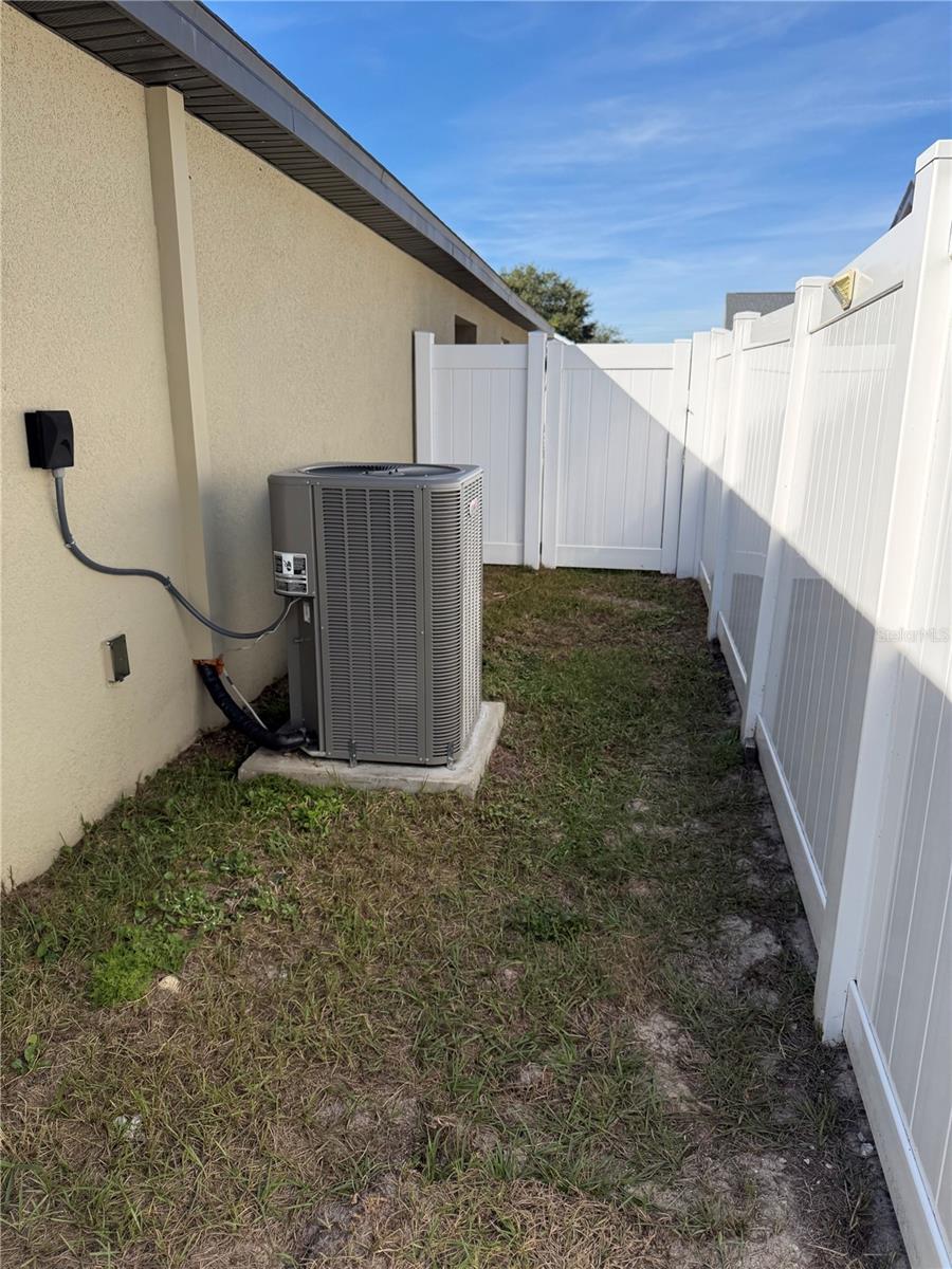 Image 22 of 24 For 8917 Southern Charm Circle