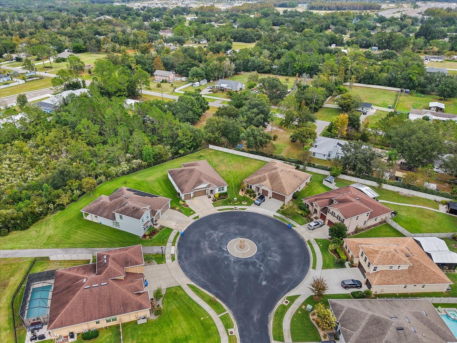 Image 2 of 40 For 31737 Fairhill Drive