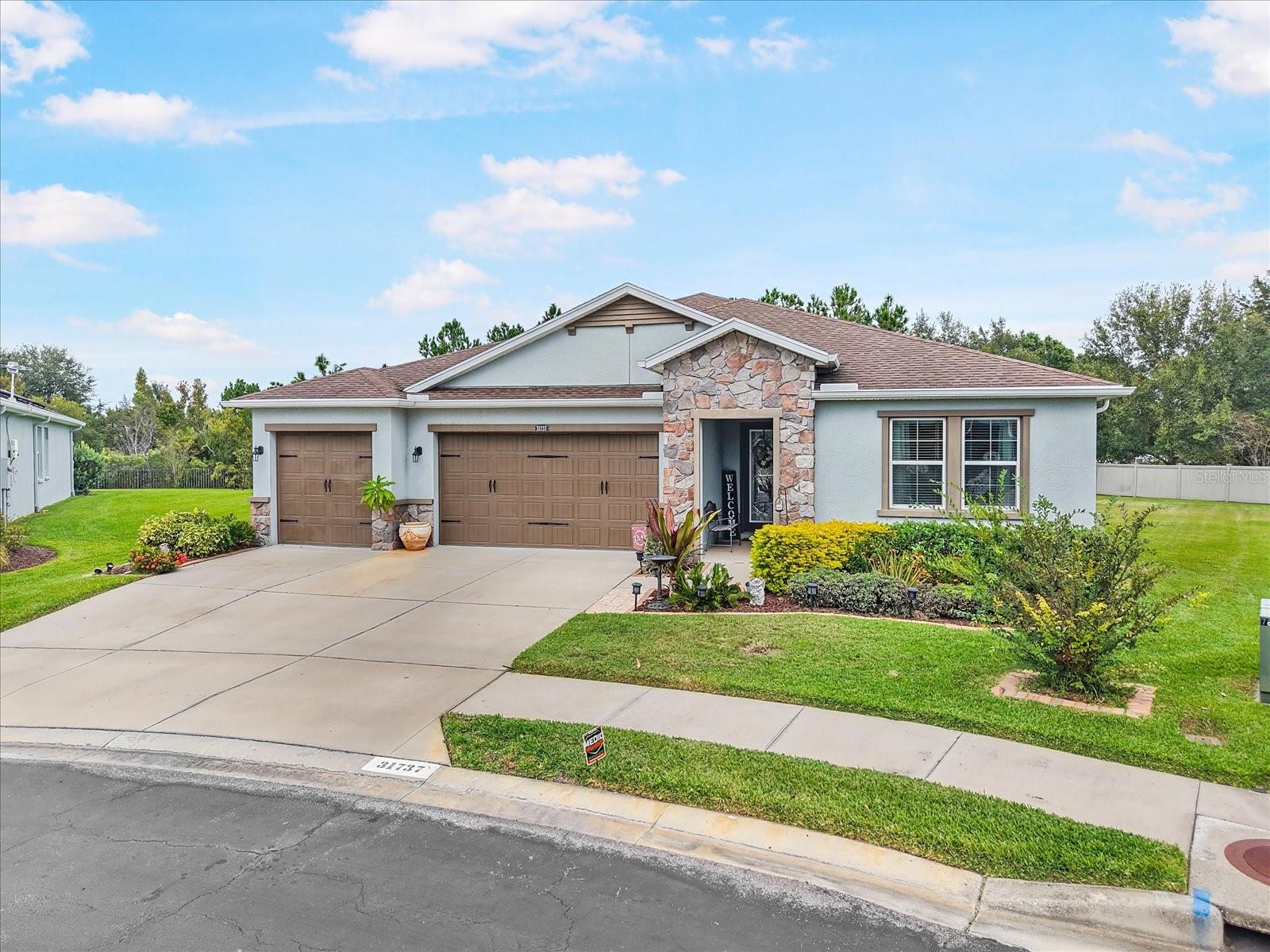 Image 3 of 40 For 31737 Fairhill Drive