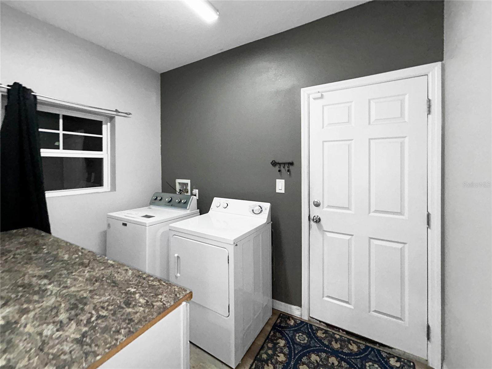 Image 19 of 21 For 350 Talbott Avenue