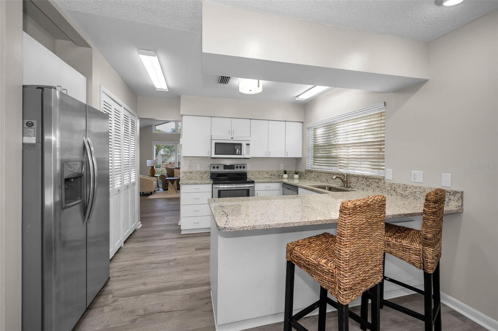 Listing photo id 8 for 7404 Clearview Drive