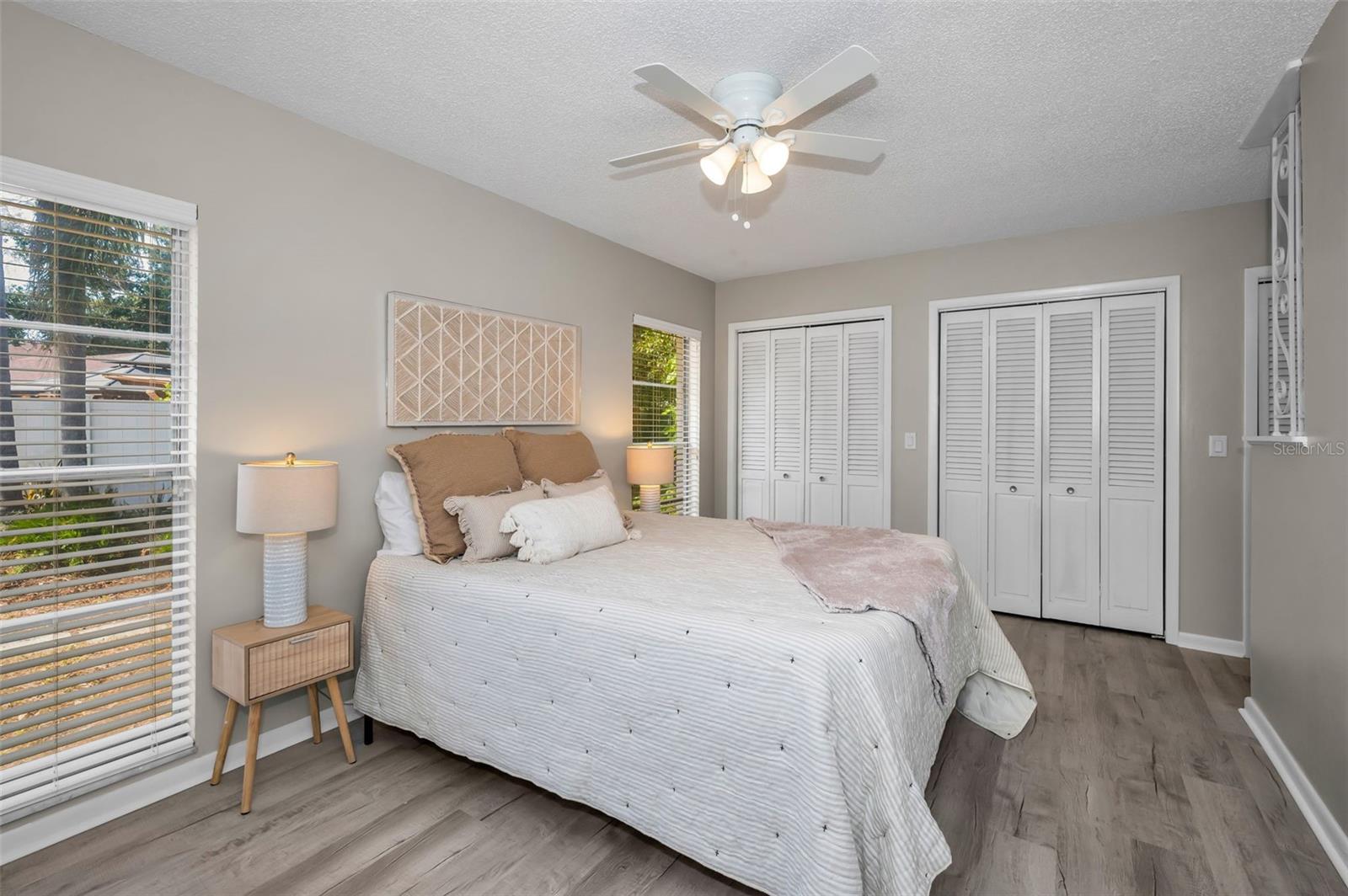 Listing photo id 15 for 7404 Clearview Drive